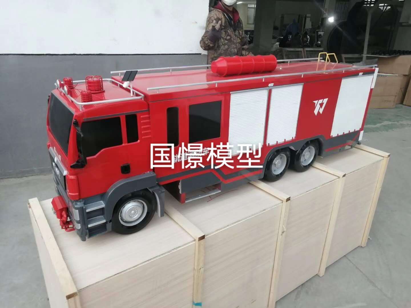 可克达拉市车展车模